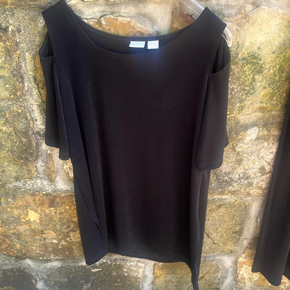 Chico Black Cold Shoulder short sleeve top